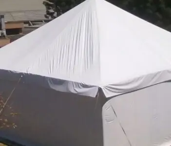 Tenda pirâmide da Só Tendas